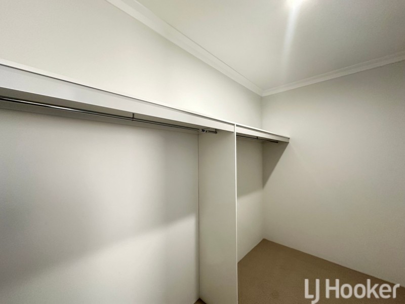 16 Pensacola Grove, Madora Bay WA 6210