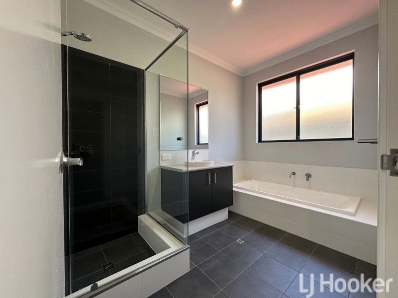 11 Huntington Street, Madora Bay WA 6210