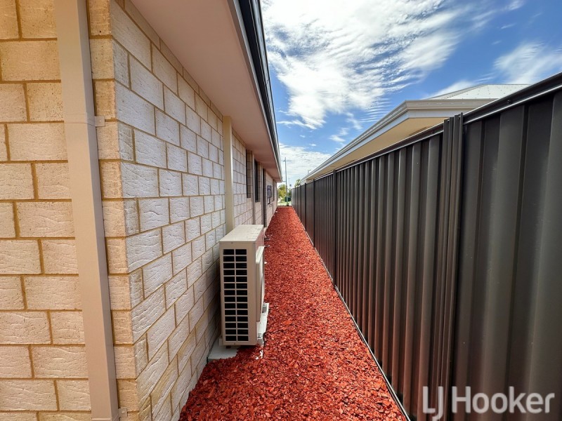 11 Huntington Street, Madora Bay WA 6210