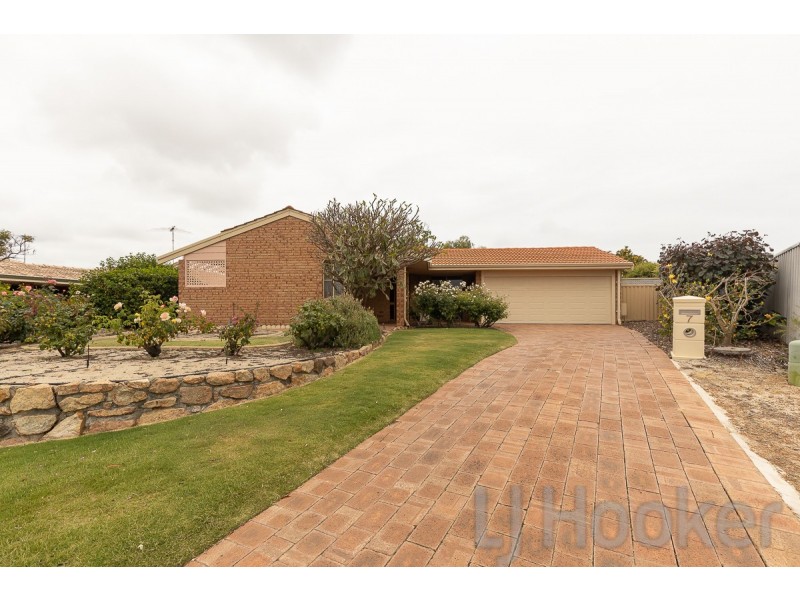 7 Napier Close, Halls Head WA 6210