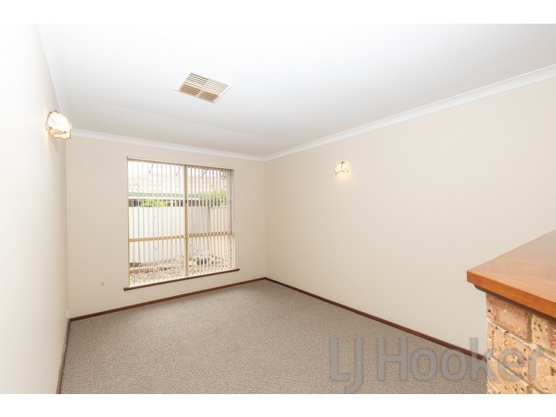 7 Napier Close, Halls Head WA 6210