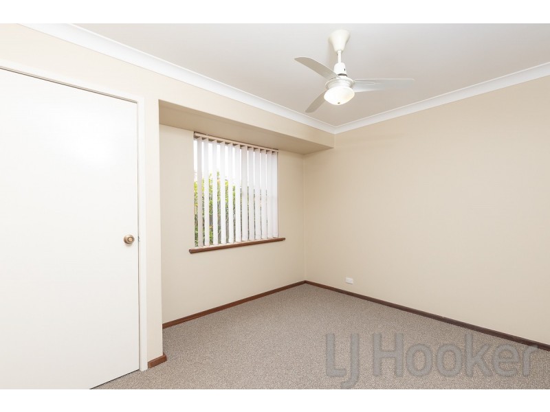 7 Napier Close, Halls Head WA 6210