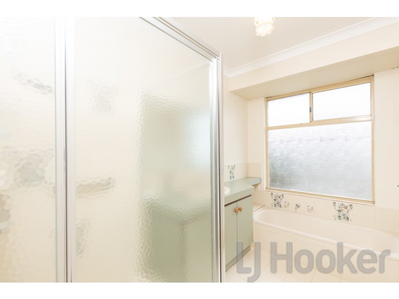 7 Napier Close, Halls Head WA 6210