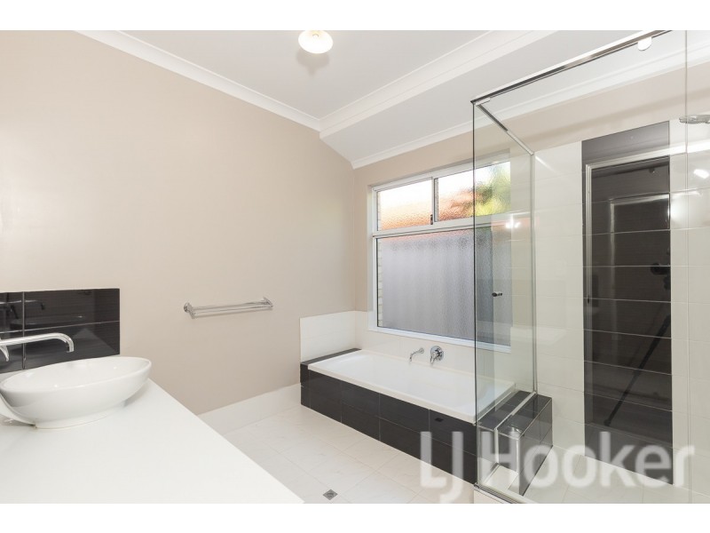 40 Fairway Crescent, Meadow Springs WA 6210