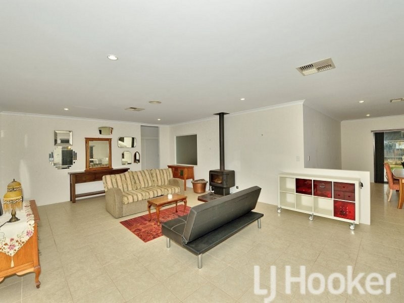 51 Quandong Parkway, Halls Head WA 6210