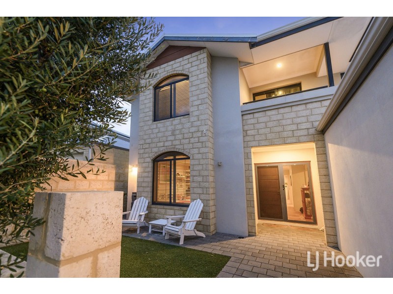 17 Endeavour Circle, Wannanup WA 6210