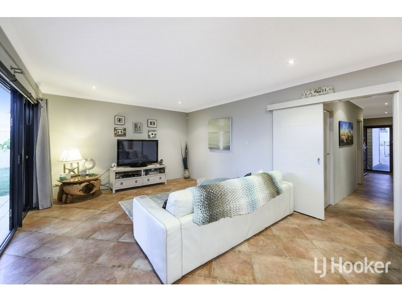 17 Endeavour Circle, Wannanup WA 6210