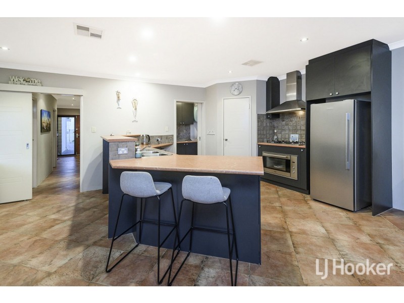 17 Endeavour Circle, Wannanup WA 6210