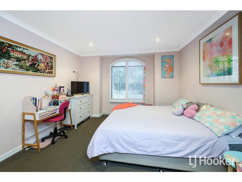 17 Endeavour Circle, Wannanup WA 6210