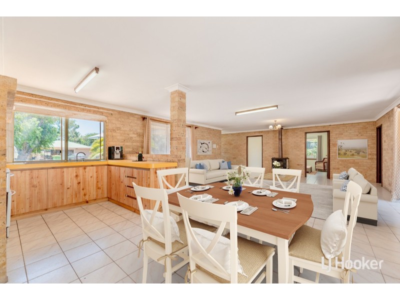 16 Karunjie Road, Golden Bay WA 6174