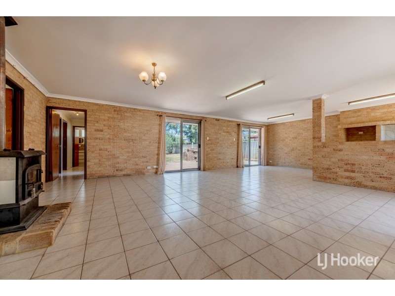 16 Karunjie Road, Golden Bay WA 6174