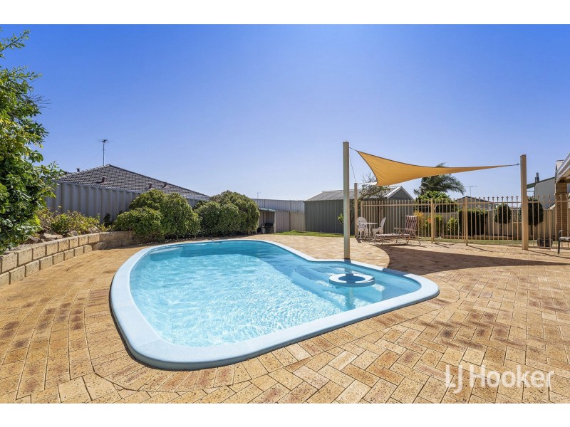 3 Albatross Close, Halls Head WA 6210