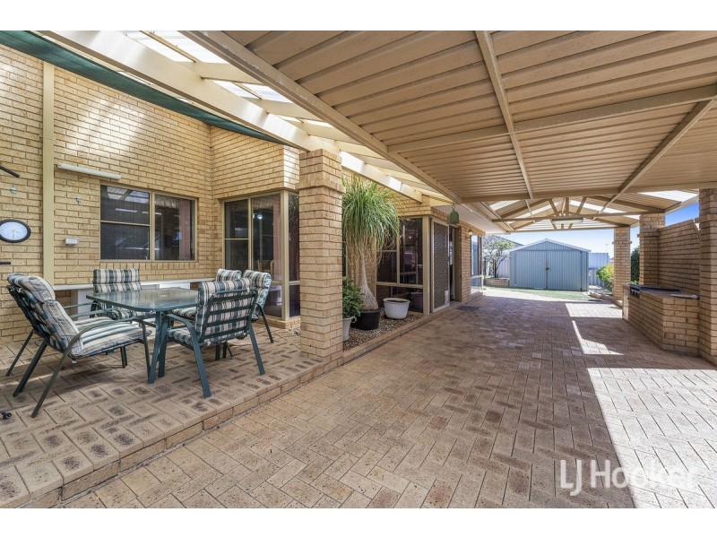 3 Albatross Close, Halls Head WA 6210