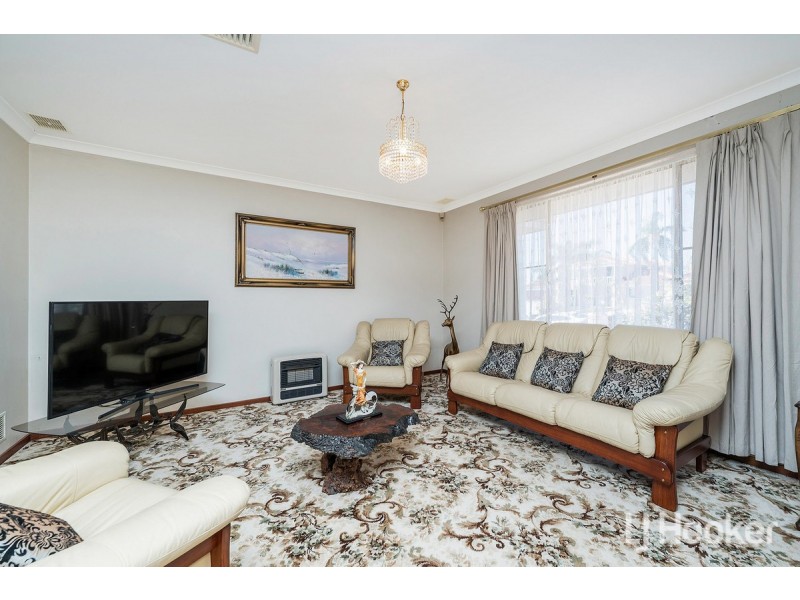 3 Albatross Close, Halls Head WA 6210