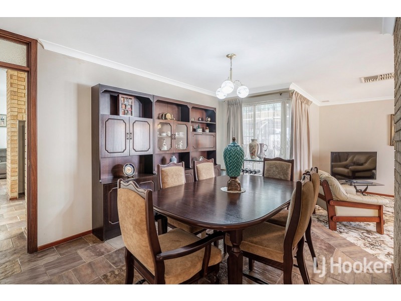 3 Albatross Close, Halls Head WA 6210