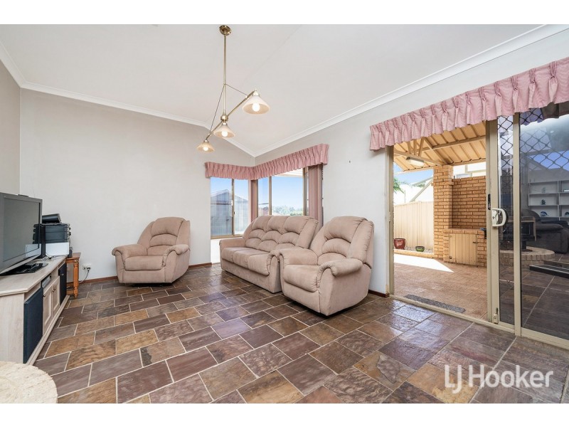 3 Albatross Close, Halls Head WA 6210