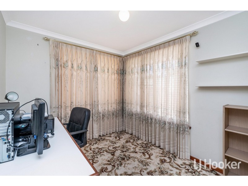 3 Albatross Close, Halls Head WA 6210