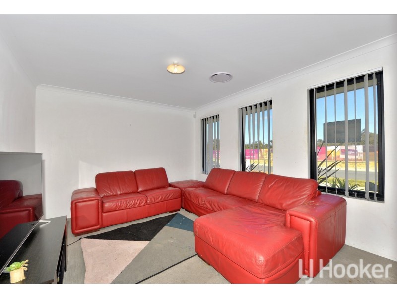 11 Lockhart Street, Coodanup WA 6210