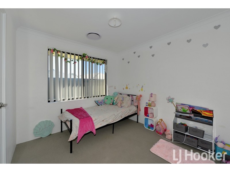 11 Lockhart Street, Coodanup WA 6210