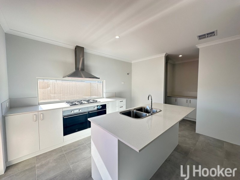 7 Woodstock Avenue, Dawesville WA 6211