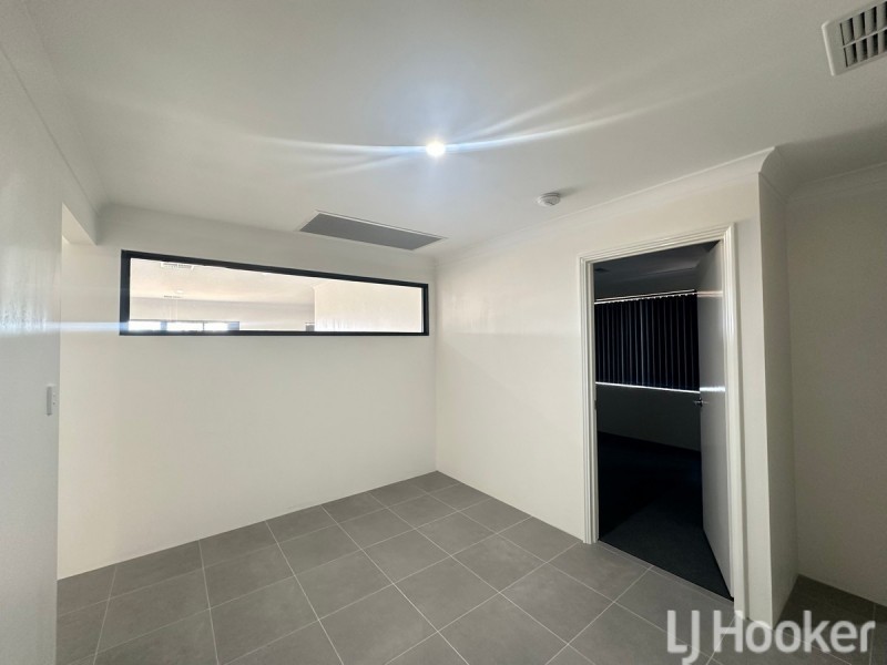 25 Kelston Approach, Lakelands WA 6180