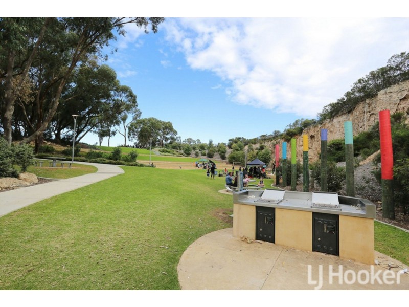 25 Kelston Approach, Lakelands WA 6180