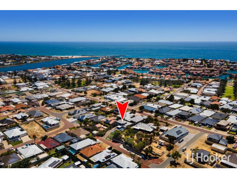 2/4 Maywood Way, Wannanup WA 6210