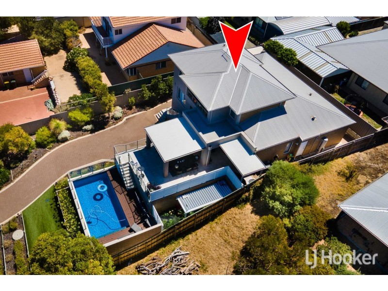 2/4 Maywood Way, Wannanup WA 6210