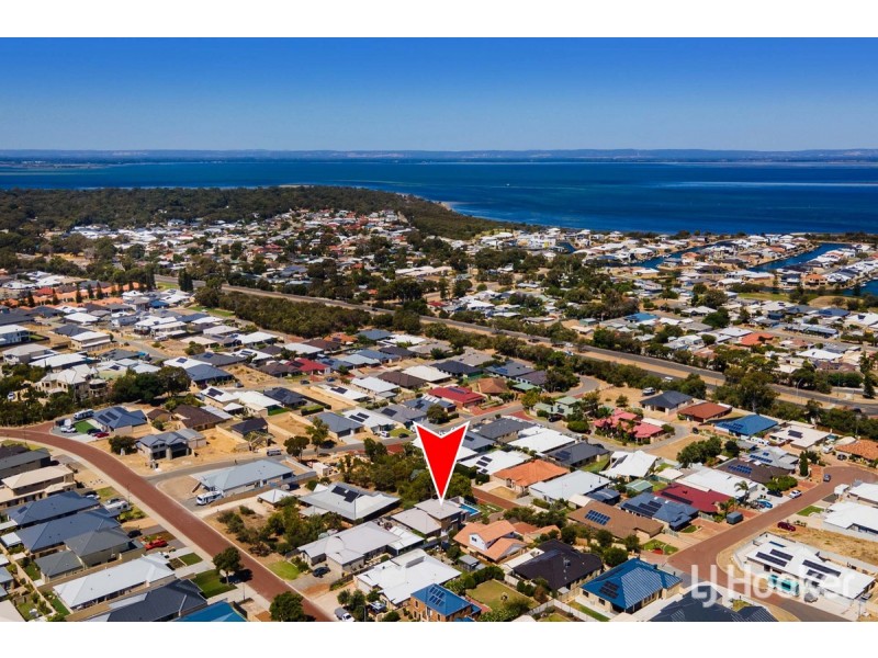 2/4 Maywood Way, Wannanup WA 6210