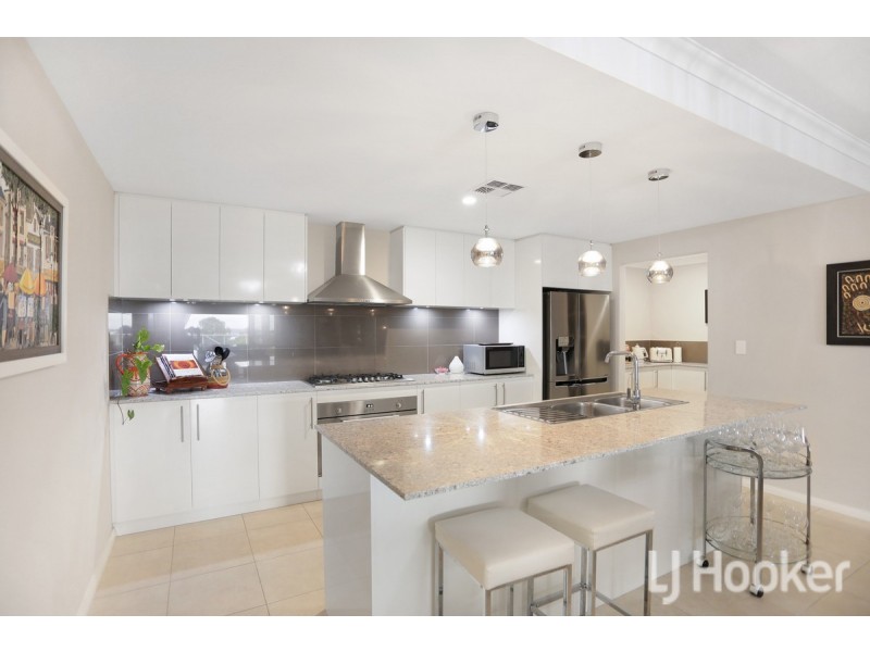 2/4 Maywood Way, Wannanup WA 6210
