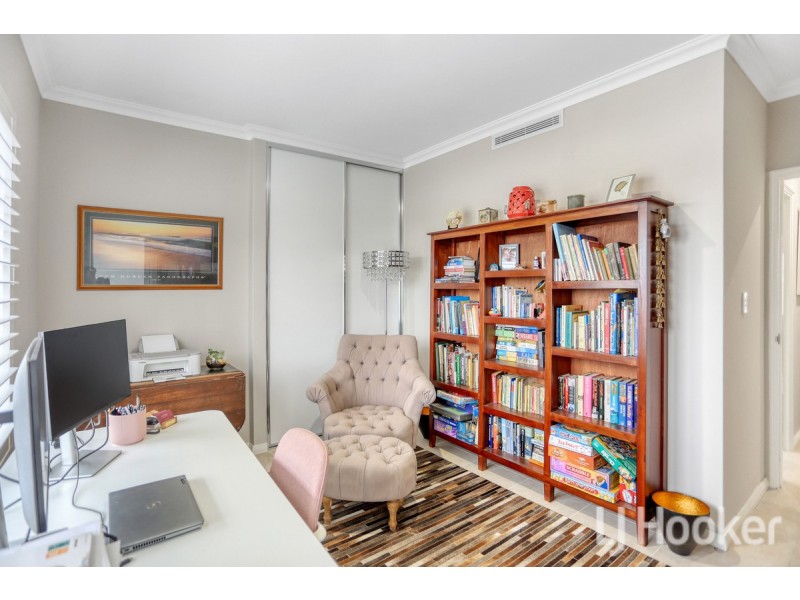 2/4 Maywood Way, Wannanup WA 6210