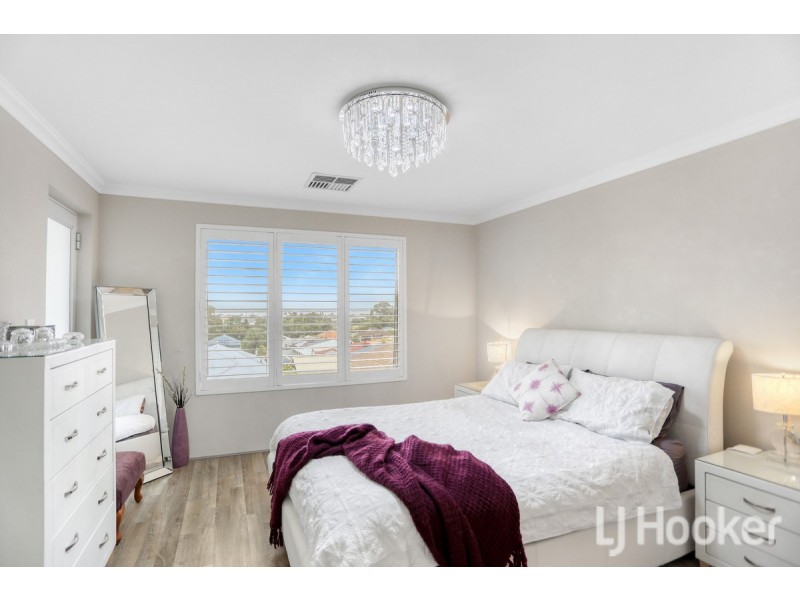 2/4 Maywood Way, Wannanup WA 6210