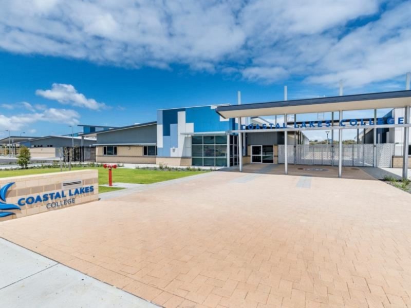 2 Keelia Vale, Lakelands WA 6180