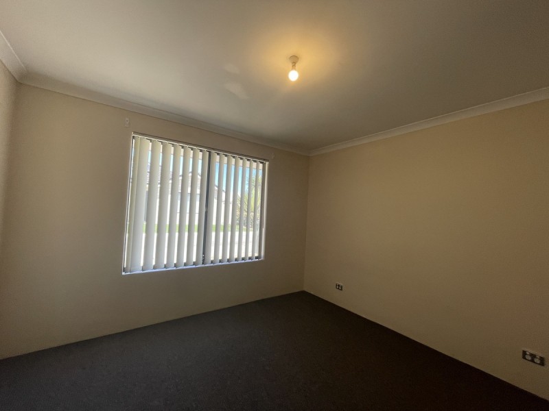 11 Golden Grove, Coodanup WA 6210