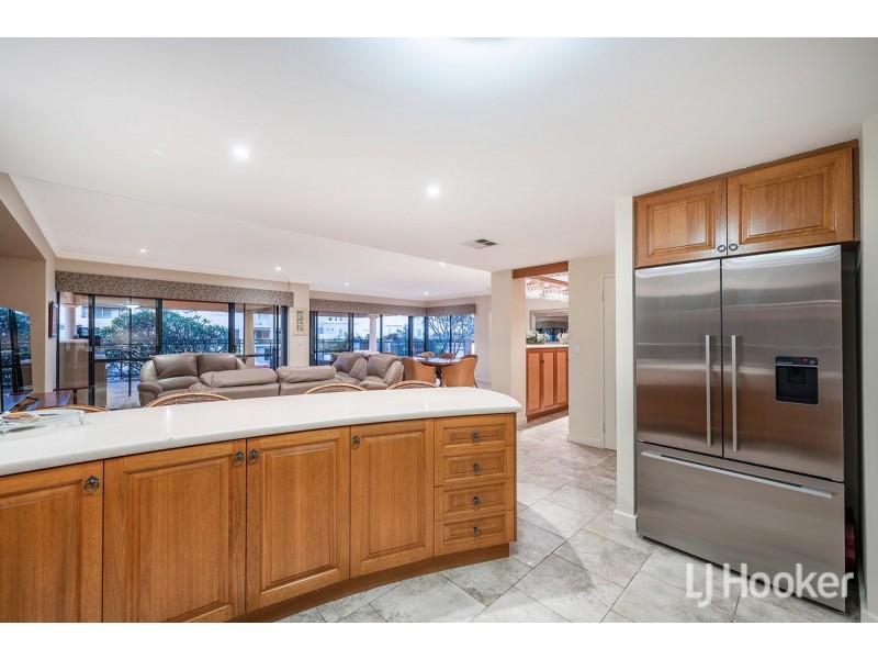 25 Sandpiper Island Retreat, Wannanup WA 6210