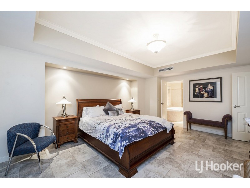25 Sandpiper Island Retreat, Wannanup WA 6210