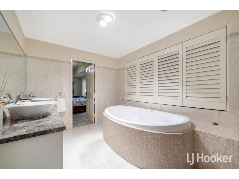 25 Sandpiper Island Retreat, Wannanup WA 6210