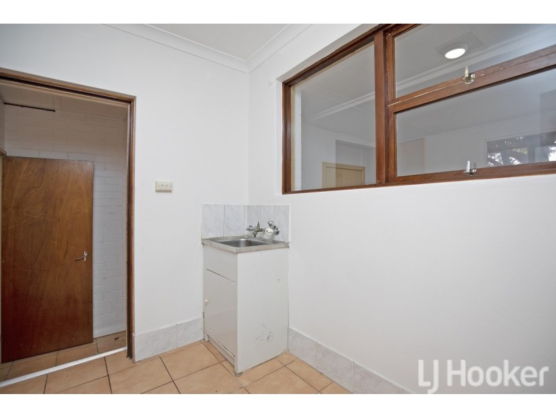 15 Leigh Street, Dudley Park WA 6210