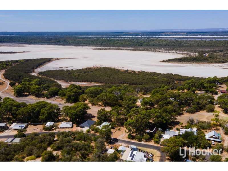 14 Lakeside Terrace, Preston Beach WA 6215