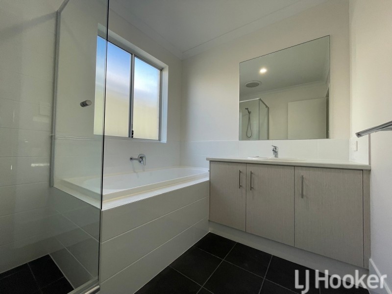 41 Coronardo Way, Madora Bay WA 6210