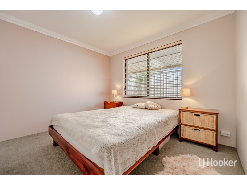 12 Brazier Way, Lakelands WA 6180