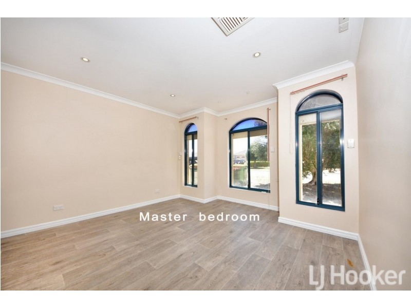 8 Freeling Road, Port Kennedy WA 6172