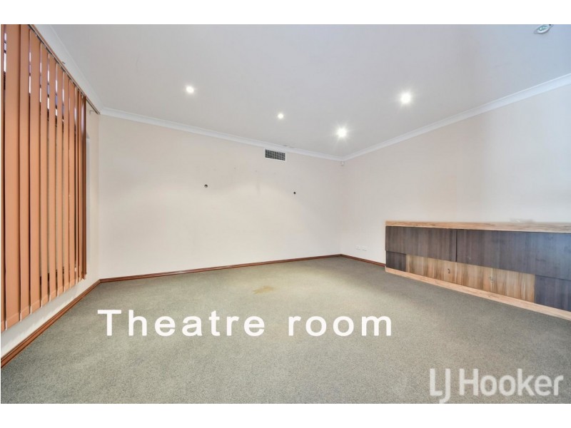 8 Freeling Road, Port Kennedy WA 6172