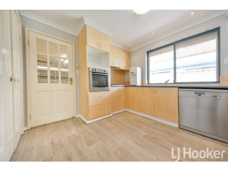 8 Freeling Road, Port Kennedy WA 6172