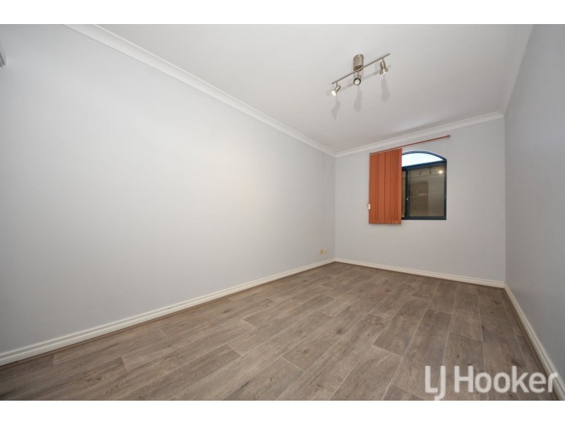 8 Freeling Road, Port Kennedy WA 6172