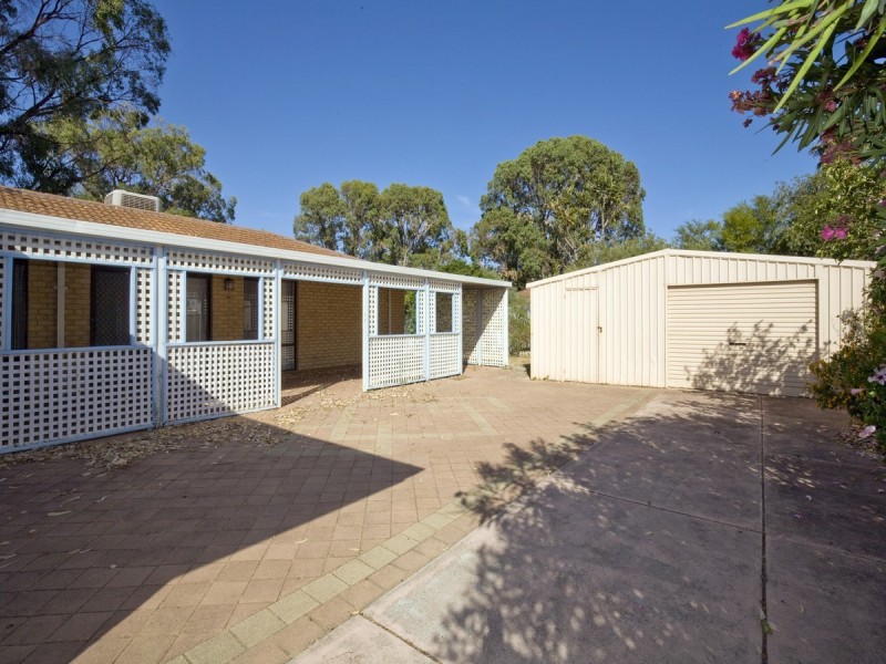 32 Mississippi Drive, Greenfields WA 6210