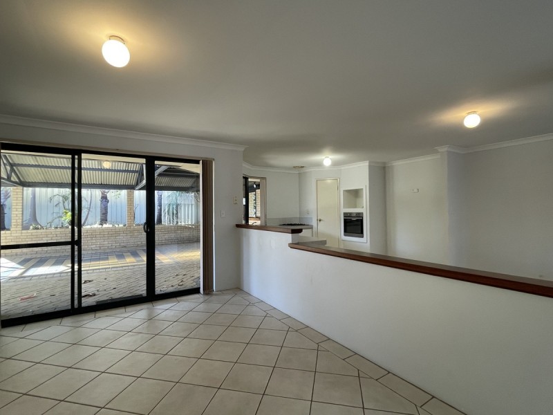 59 Floribunda Avenue, Halls Head WA 6210