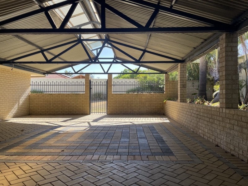 59 Floribunda Avenue, Halls Head WA 6210