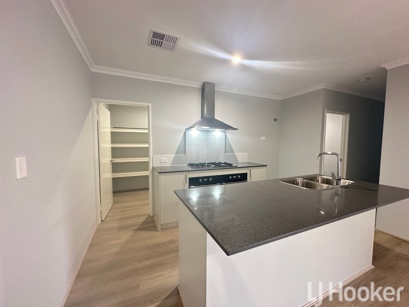 11 Sarasota Loop, Madora Bay WA 6210