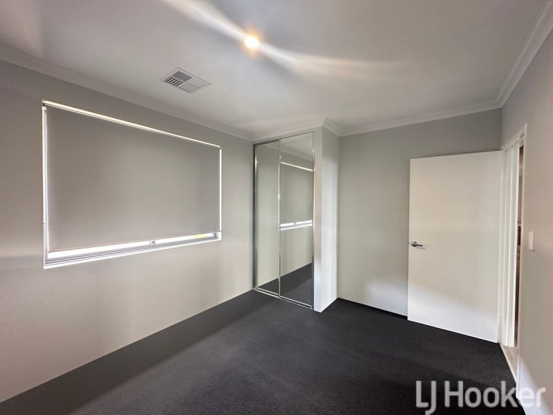 11 Sarasota Loop, Madora Bay WA 6210